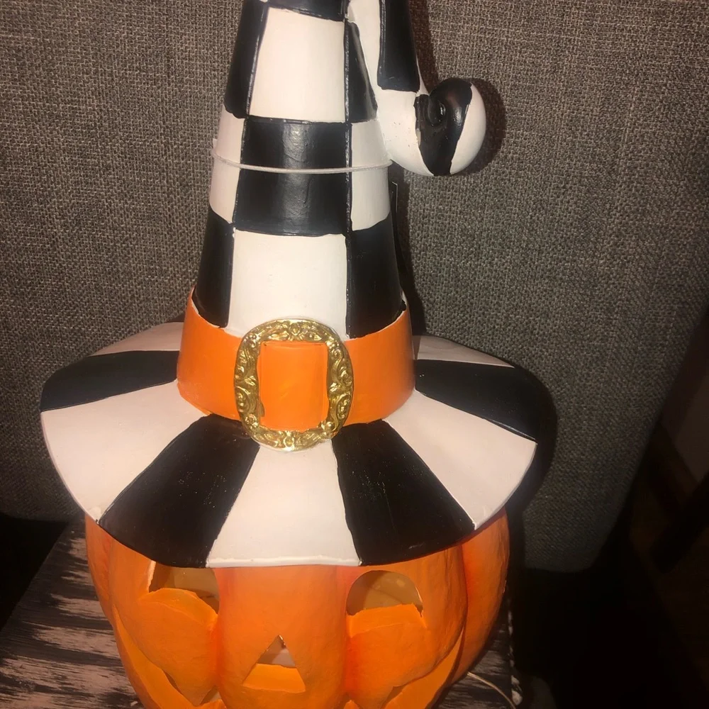 🎃 Checkered Witch Hat Jack-O'-Lantern Pumpkin Decor - light up